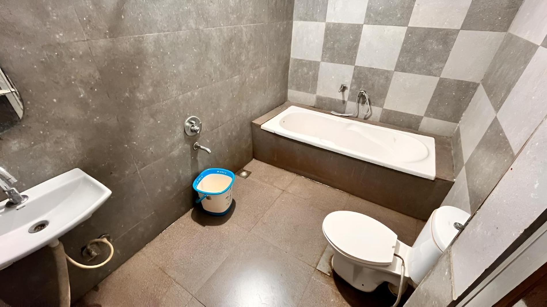 Pallav Guest House Uddzsaín Kültér fotó
